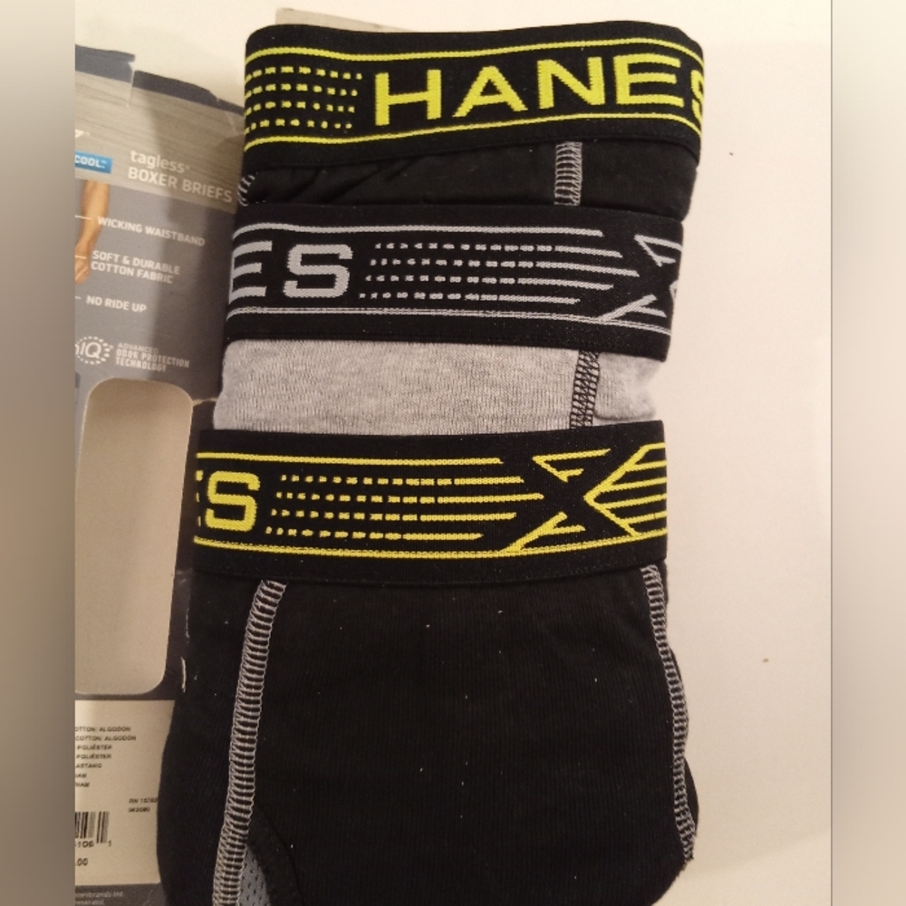 New Hanes Men's Black and Gray Boxer Briefs